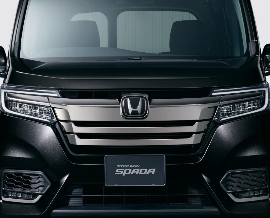 Детали экстерьера Honda StepWGN Spada 2017 года  (фото 6 из 17)